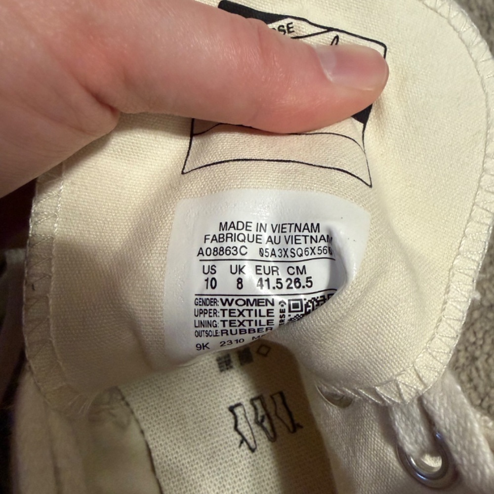 Embroidered cherry high-top Converse - Picture 13 of 13